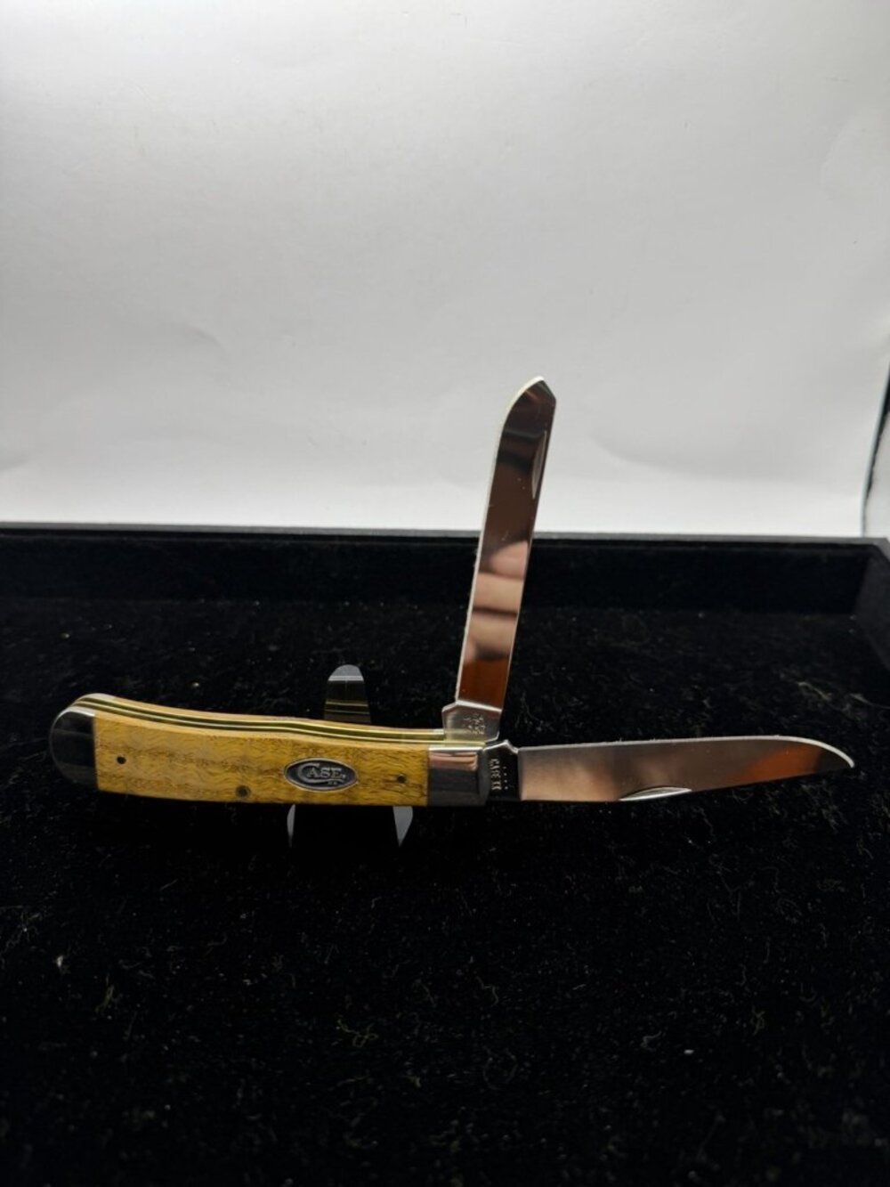 Case Yellow Curley Oak Smooth Trapper